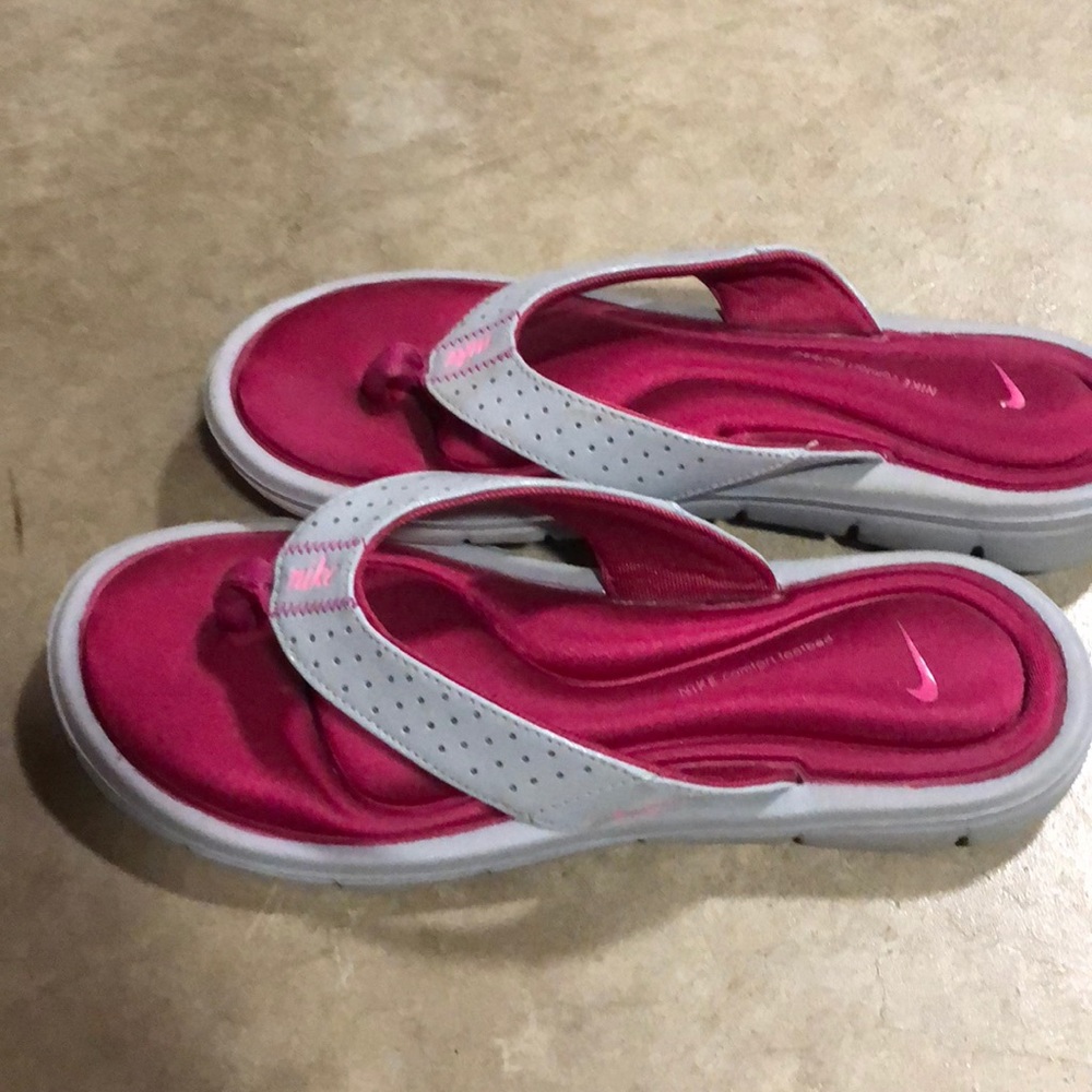 Nike flip flops VGUC
